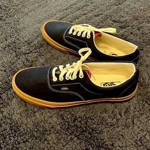 Vans … size 10 (US Men’s) … NEW